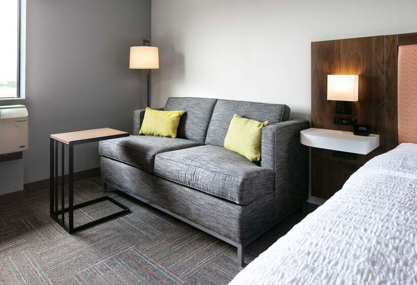 فندق Hampton Inn & Suites West Bend