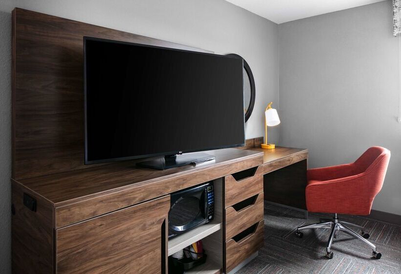 فندق Hampton Inn & Suites West Bend