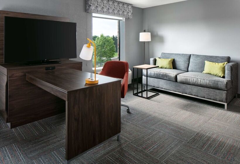 فندق Hampton Inn & Suites West Bend