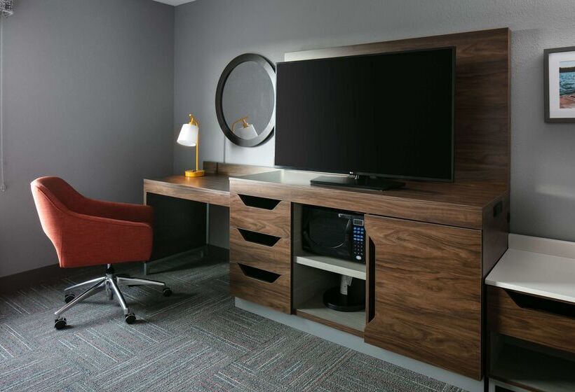 فندق Hampton Inn & Suites West Bend