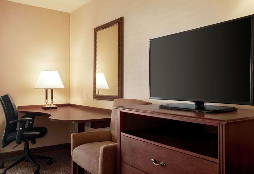 فندق Hampton Inn & Suites West Bend