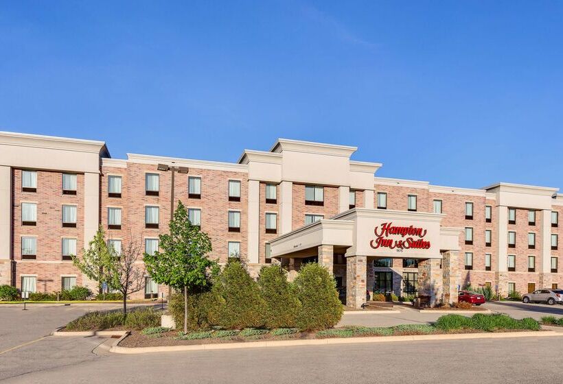 فندق Hampton Inn & Suites West Bend