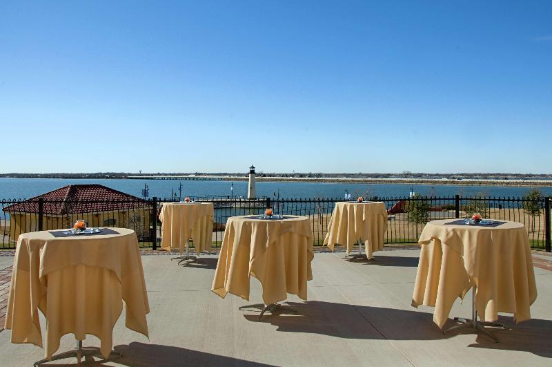 בית מלון כפרי Hilton Dallas/rockwall Lakefront