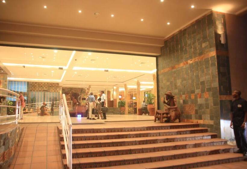 هتل Holiday Inn Accra Airport By Ihg