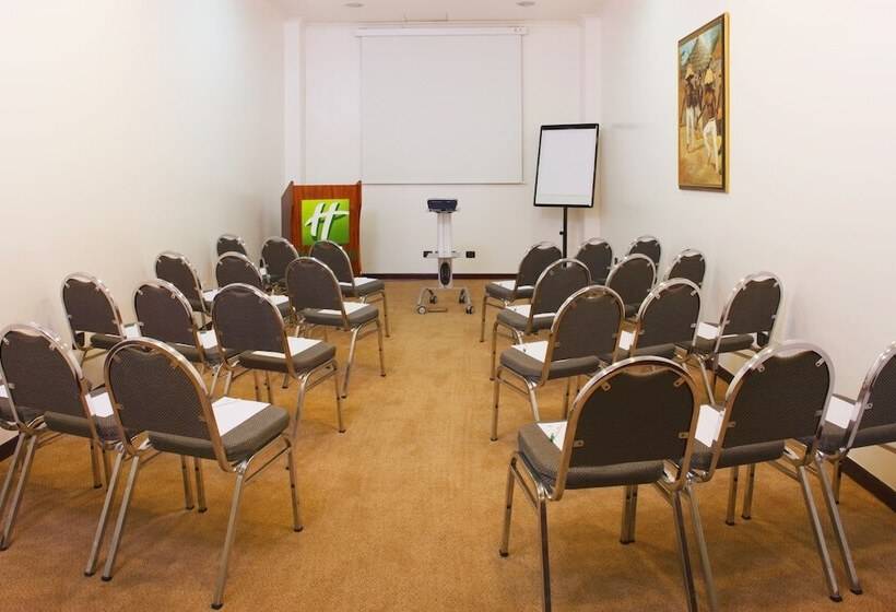 ホテル Holiday Inn Accra Airport By Ihg