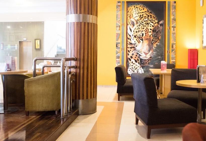 ホテル Holiday Inn Accra Airport By Ihg