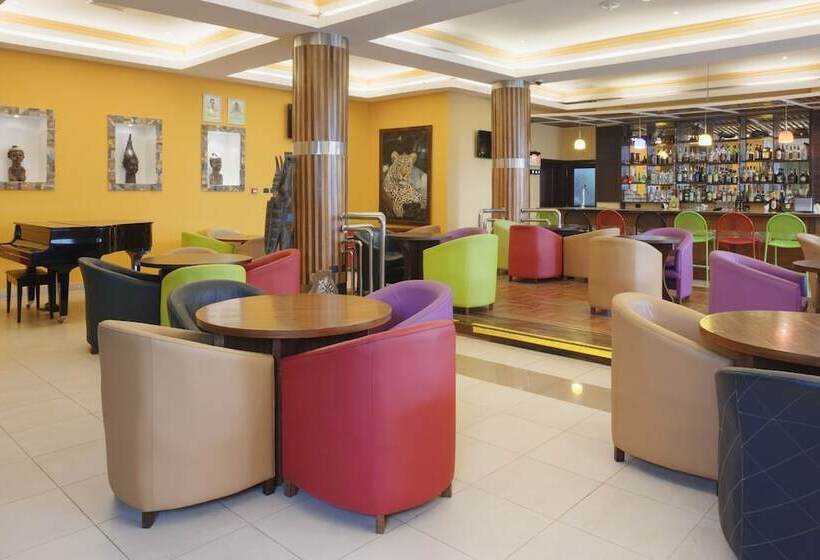 هتل Holiday Inn Accra Airport By Ihg