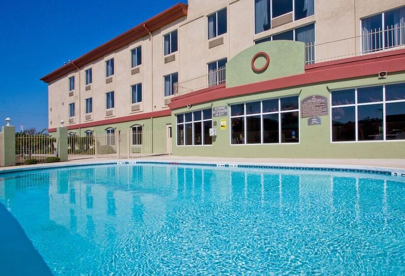 Holiday Inn Express Hotel & Suites Live Oak, An Ihg