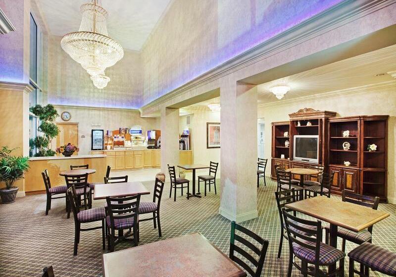 Holiday Inn Express Hotel & Suites Live Oak, An Ihg