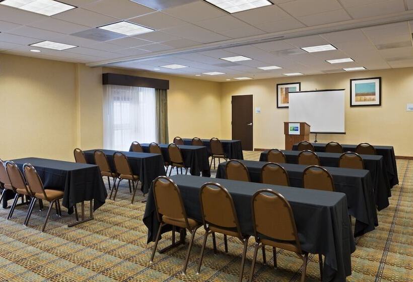 فندق Holiday Inn Express & Suites Moultrie, An Ihg