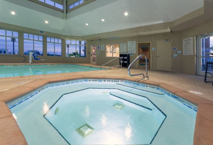 فندق Holiday Inn Express & Suites Moultrie, An Ihg