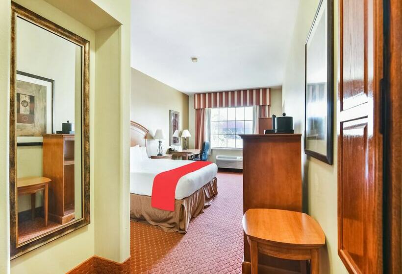 בית מלון כפרי Oyo Townhouse Oklahoma City Airport