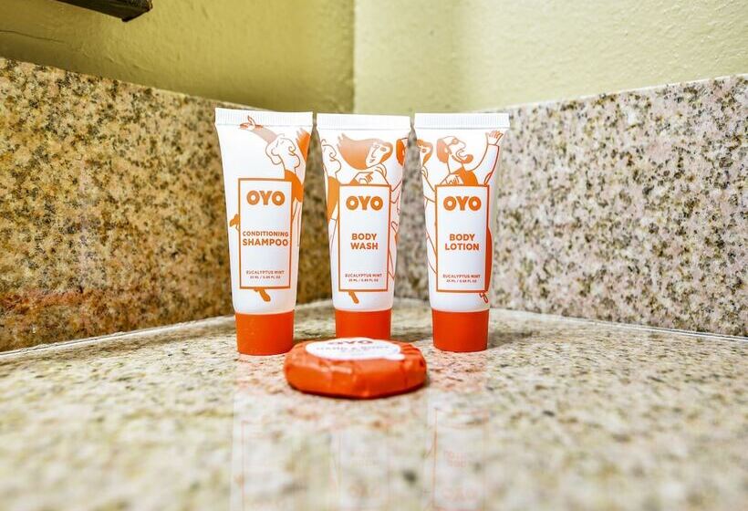 בית מלון כפרי Oyo Townhouse Oklahoma City Airport