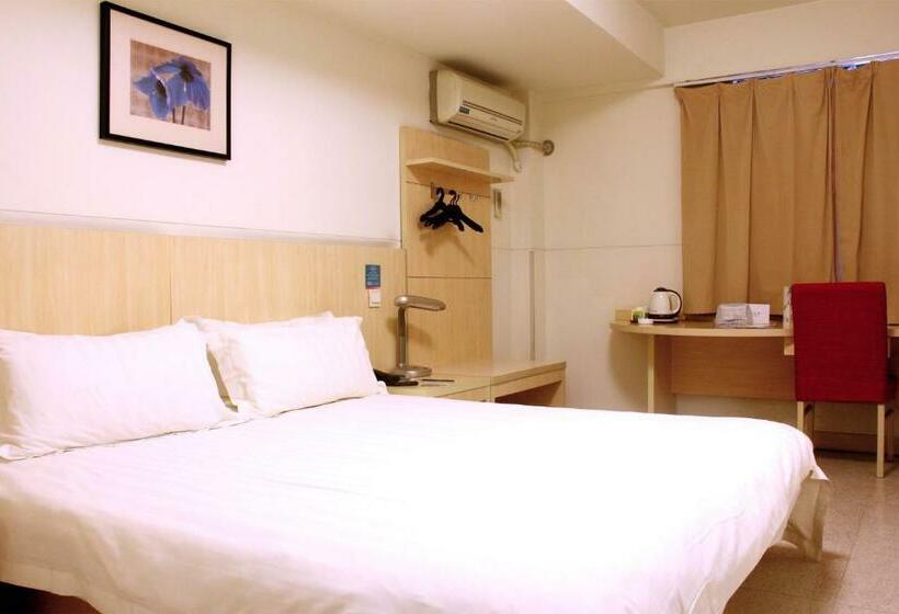 Отель Jinjiang Inn Guangzhou Haizhu Jiangtai Road Subway Station