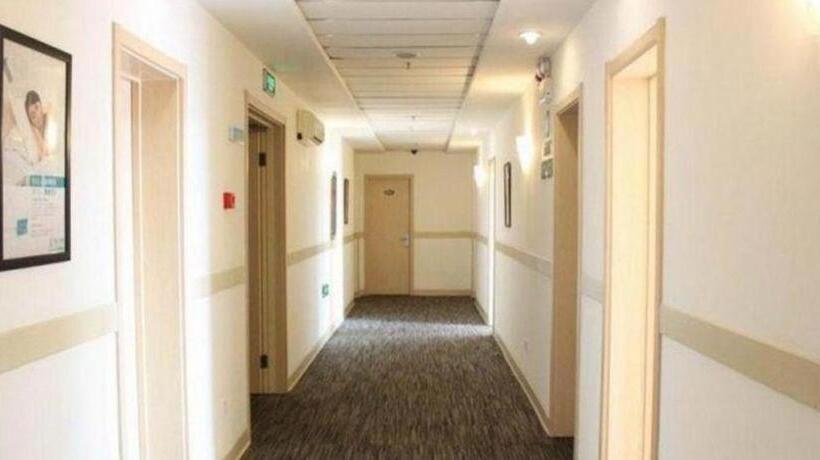 Отель Jinjiang Inn Qingdao Wuxi Square Nanjing Road Metro Station