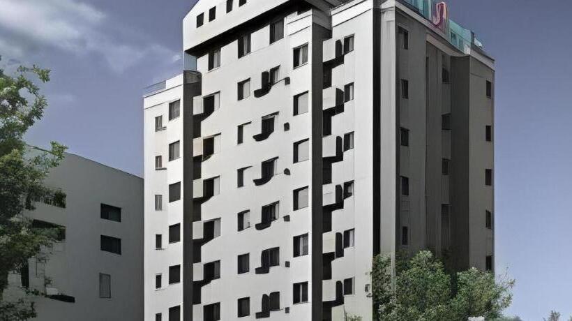 Отель Jinjiang Inn Qingdao Wuxi Square Nanjing Road Metro Station