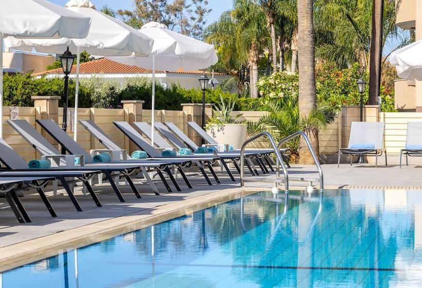 ホテル Kapetanios Limassol