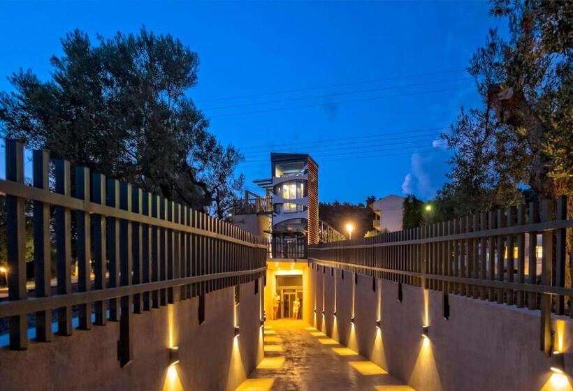 Lagomandra Hotel And Spa
