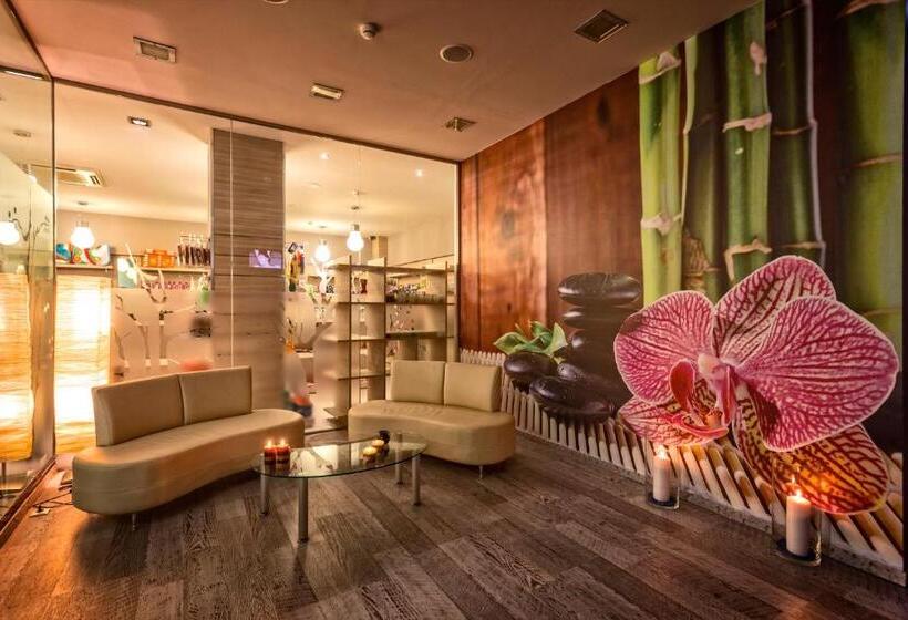 Lagomandra Hotel And Spa