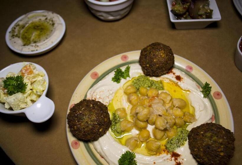 Lands In Love Hotel And Resort