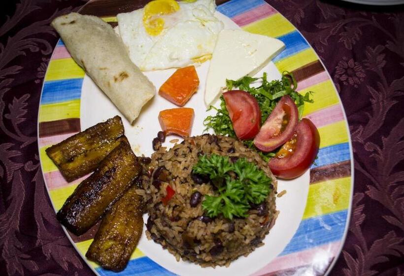 Lands In Love Hotel And Resort