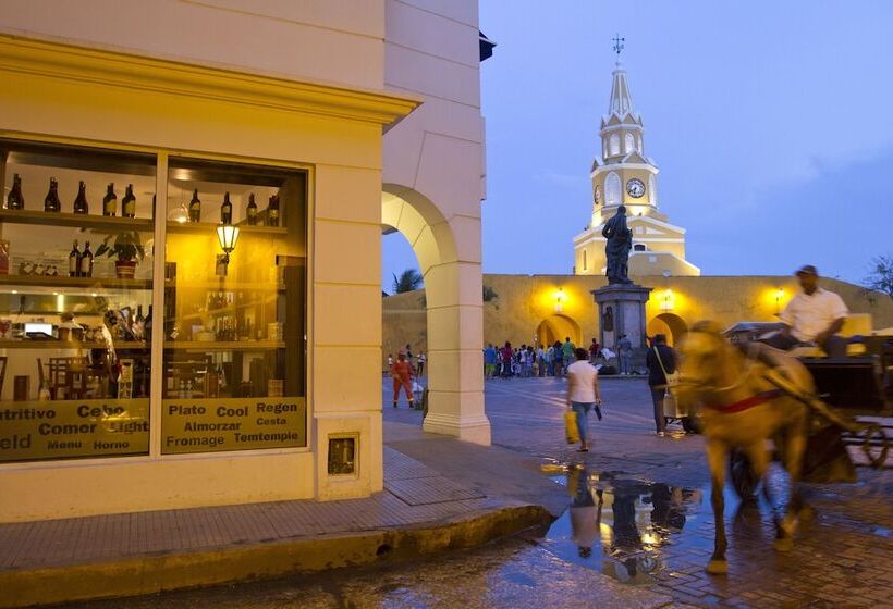 Отель NH Royal Urban Cartagena
