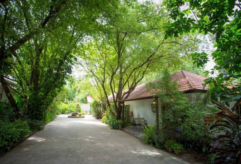 ホテル Phuwanalee Resort