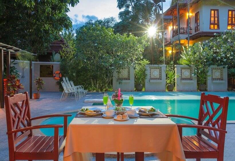 ホテル Phuwanalee Resort