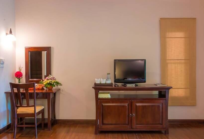 ホテル Phuwanalee Resort