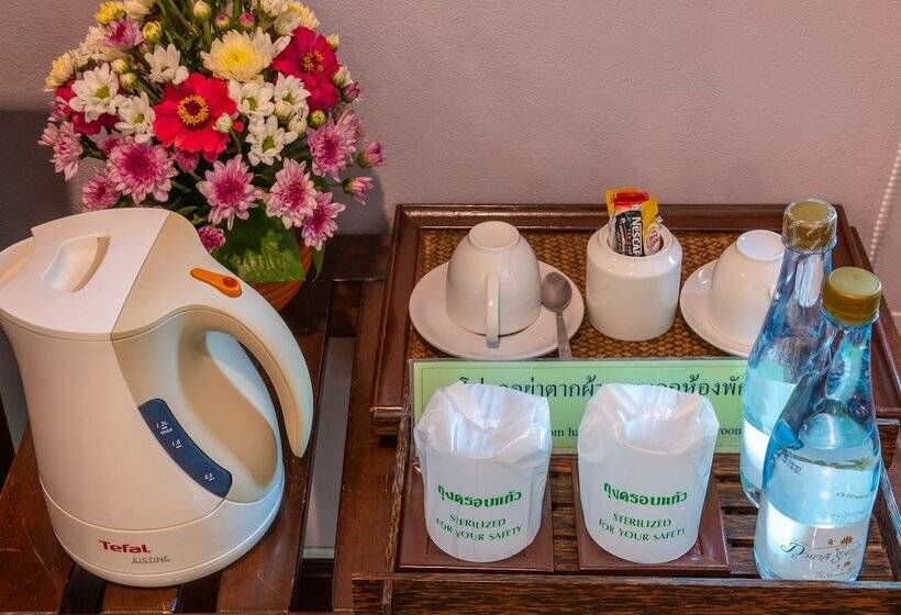 ホテル Phuwanalee Resort