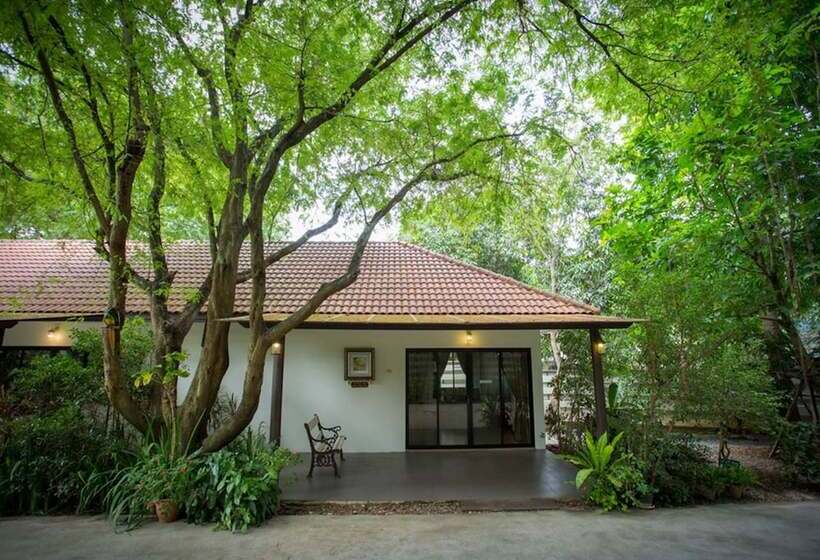 ホテル Phuwanalee Resort