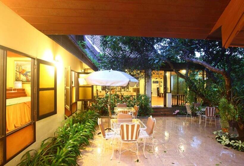 ホテル Phuwanalee Resort