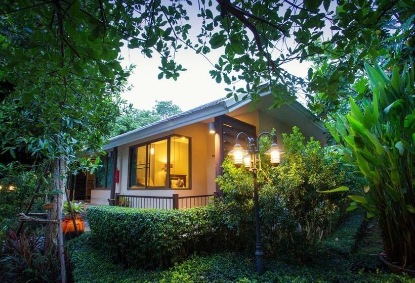 ホテル Phuwanalee Resort