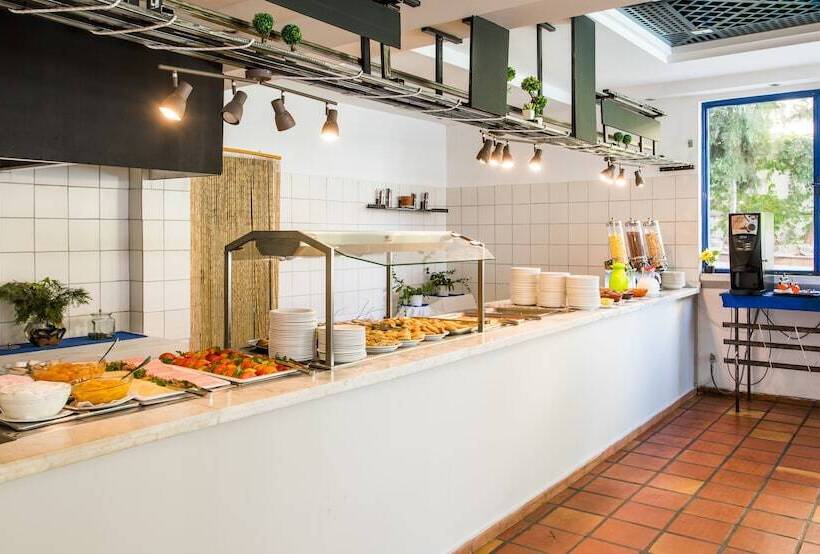 בית מלון כפרי Potidea Golden Beach