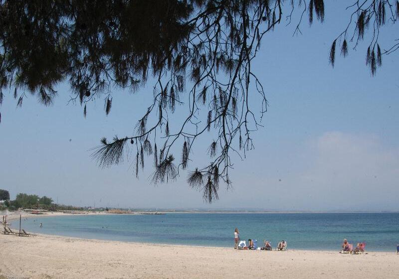 בית מלון כפרי Potidea Golden Beach