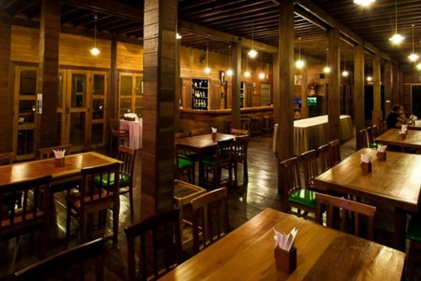 호텔 Riverhouse Resort