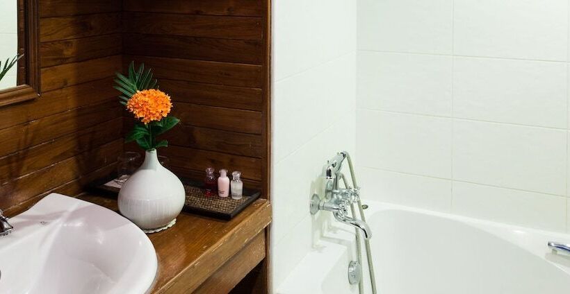 호텔 Riverhouse Resort