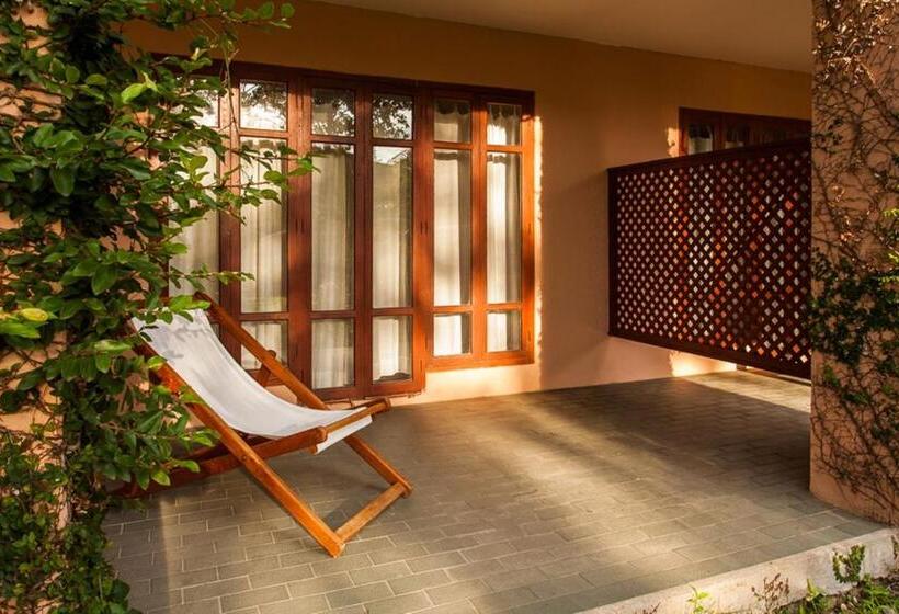 هتل Riverhouse Resort