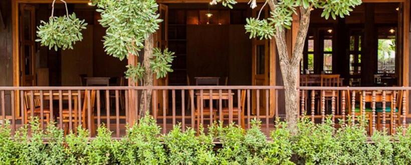 호텔 Riverhouse Resort