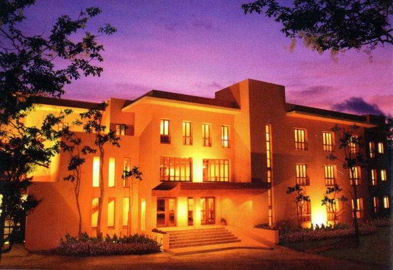 호텔 Riverhouse Resort