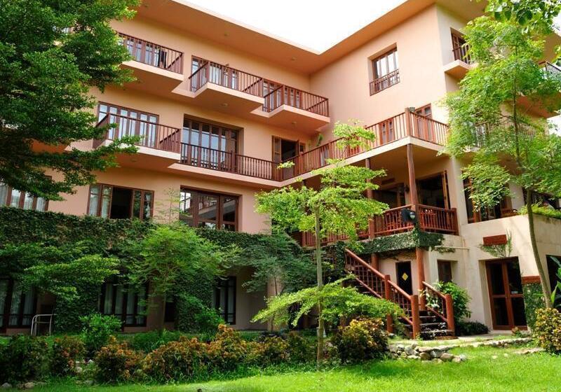 هتل Riverhouse Resort