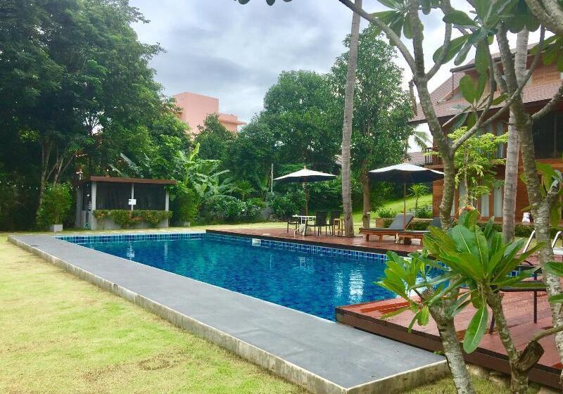 호텔 Riverhouse Resort