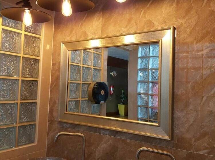 호텔 Suriwong Chumphon