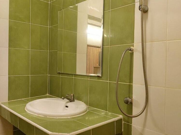 호텔 Suriwong Chumphon