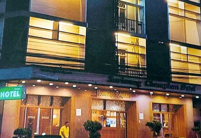 호텔 Suriwong Chumphon