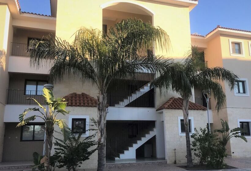 Kyklades Resort & Spa