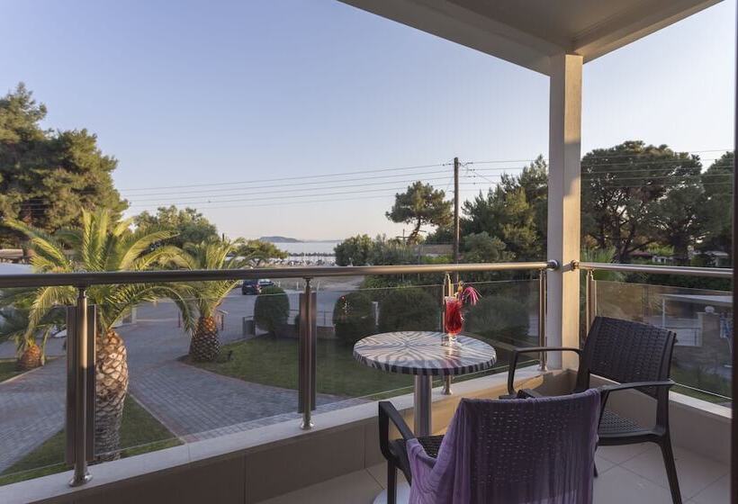 Lagomandra Hotel And Spa