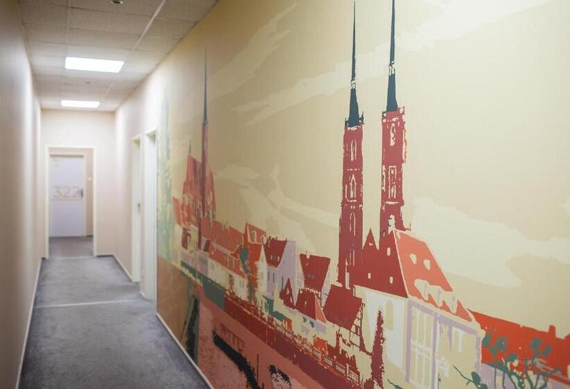 Moon Hostel Wrocław