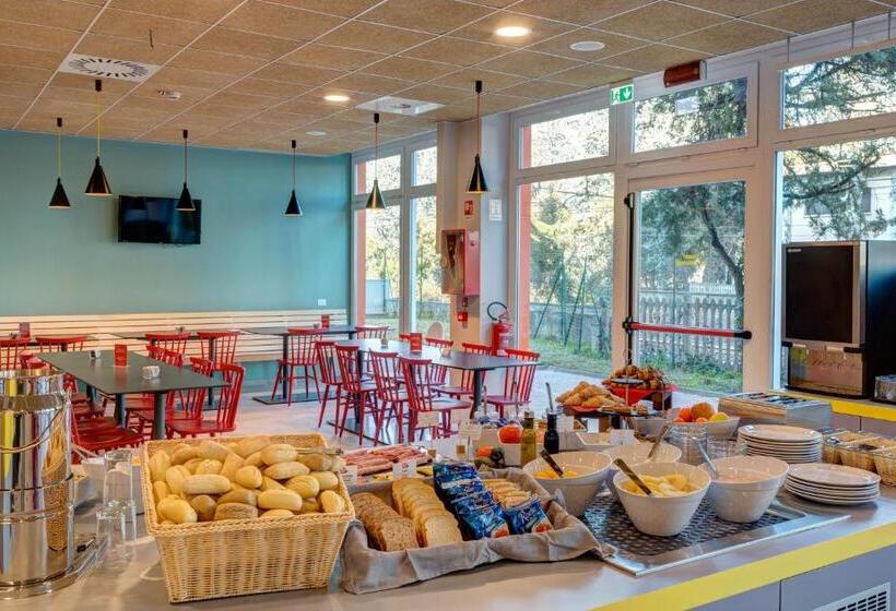 住所  Meininger Milano Garibaldi