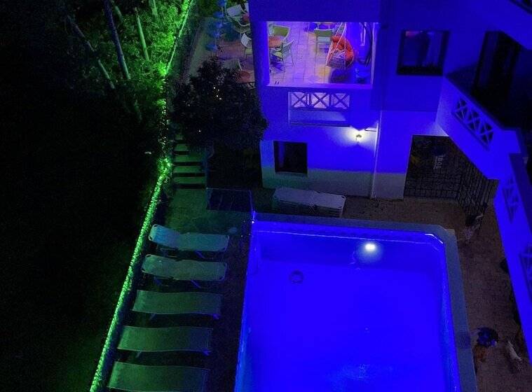 Romantica Hotel Apartments